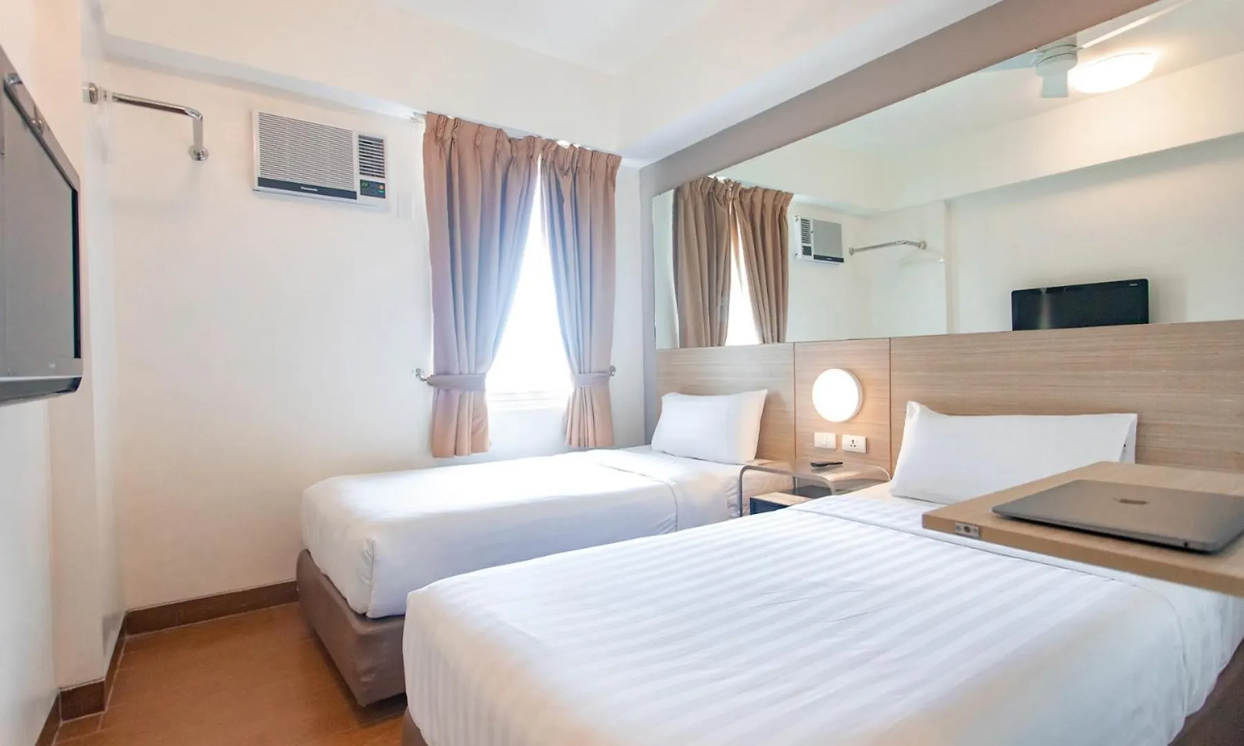 Red Planet Clark Angeles City Отель