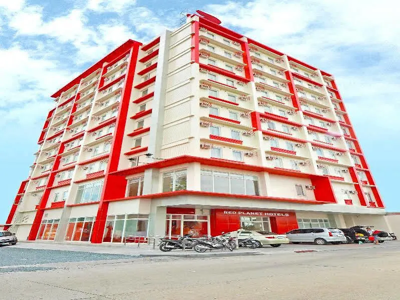 Red Planet Clark Angeles City Отель