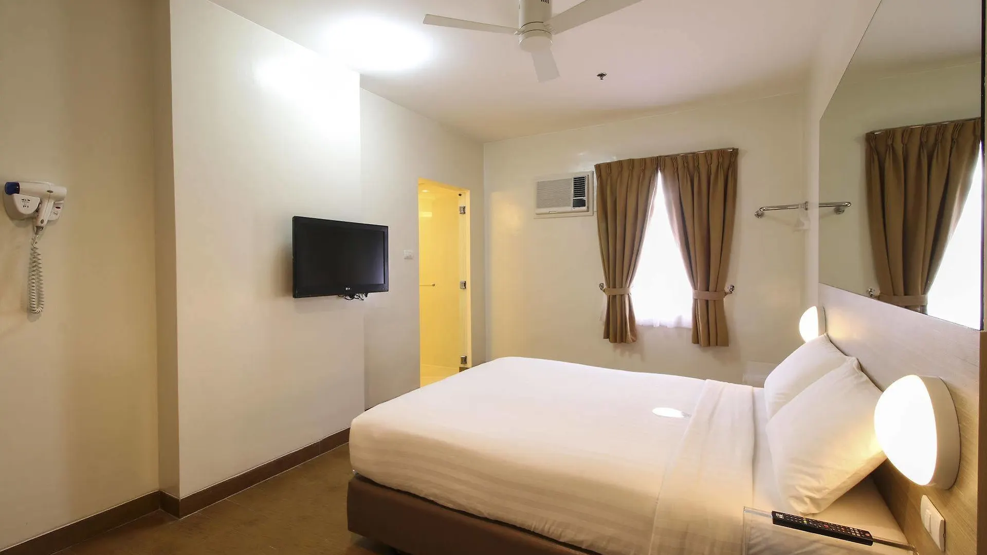 Отель Red Planet Clark Angeles City